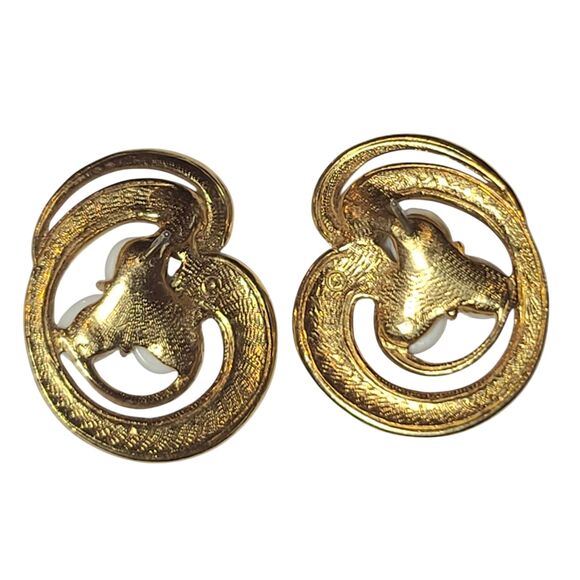 Vintage 80's 90's AVON Gold Tone Peach Enamel Faux Pearls Pierced Earrings - Picture 2 of 7